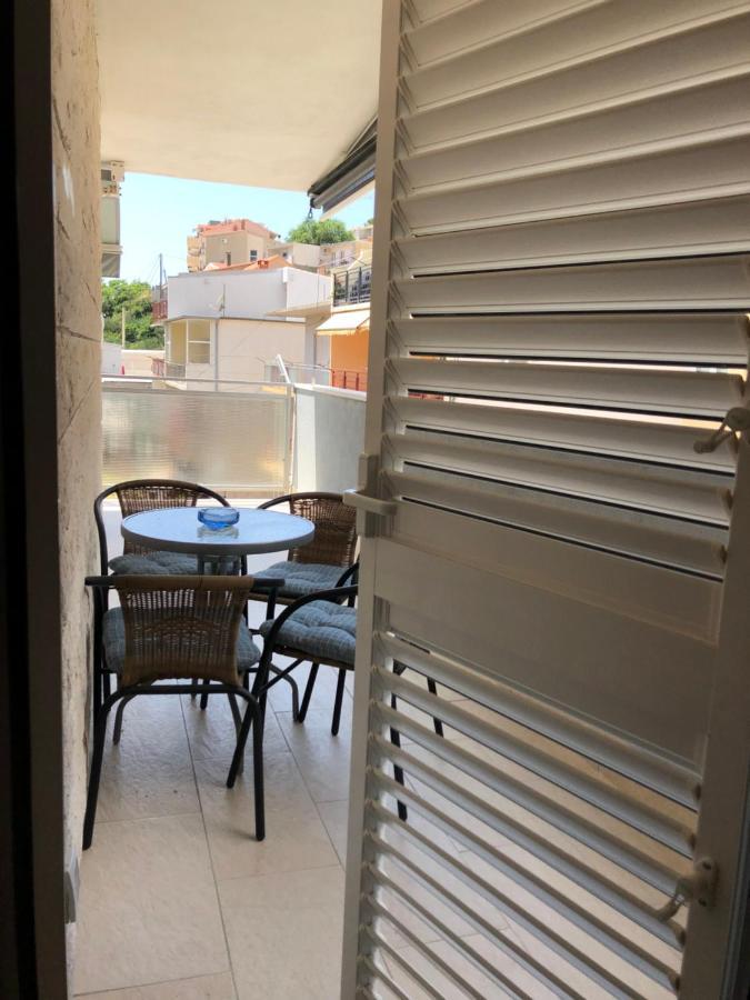 Omis - Private Ensuite Room With Balcony - Hotel Style ภายนอก รูปภาพ