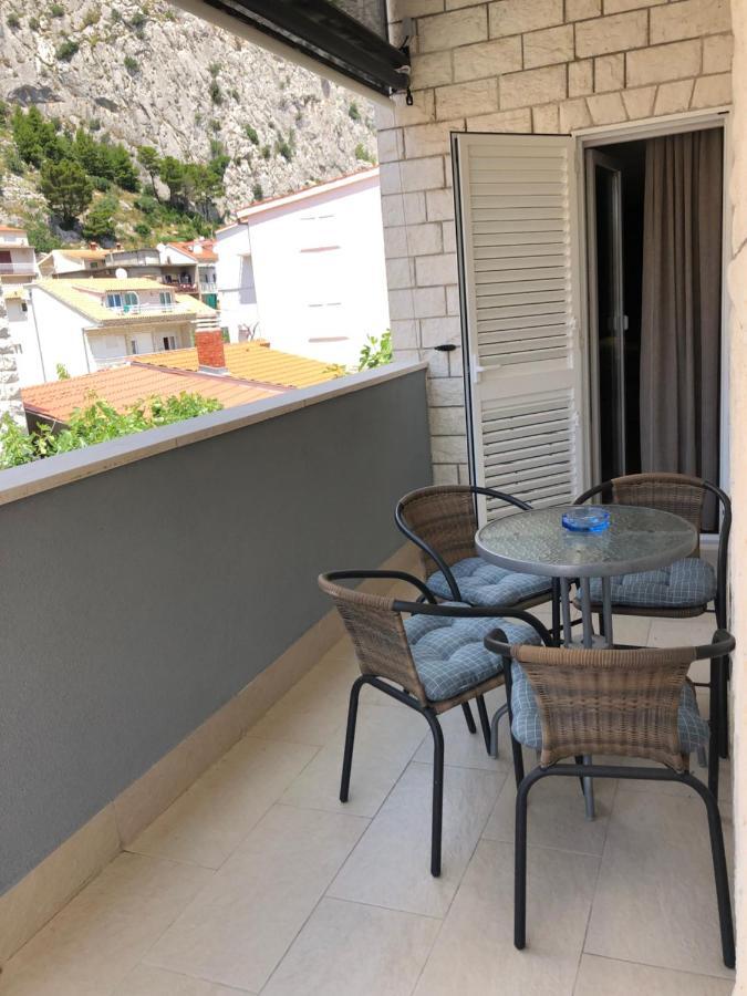 Omis - Private Ensuite Room With Balcony - Hotel Style ภายนอก รูปภาพ
